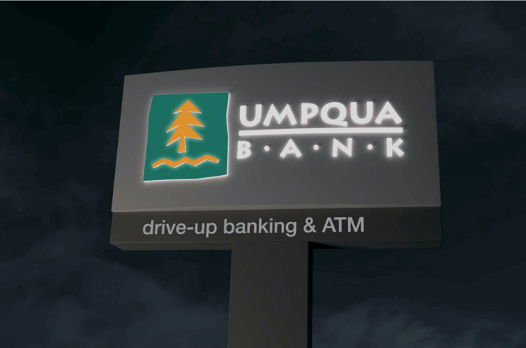 Umpqua Bank - Signage nighttime