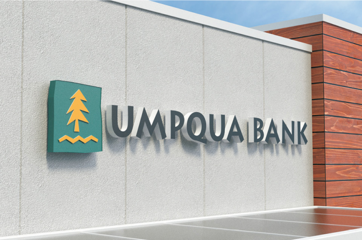 Umpqua Bank - Signage daytime 02